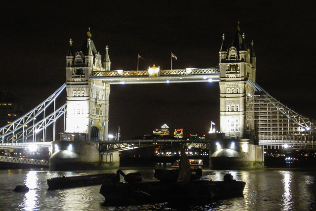 A Tower Bridge de noite