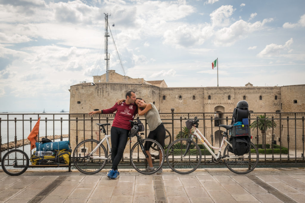 Tiago and Fernanda in Taranto with their bikes