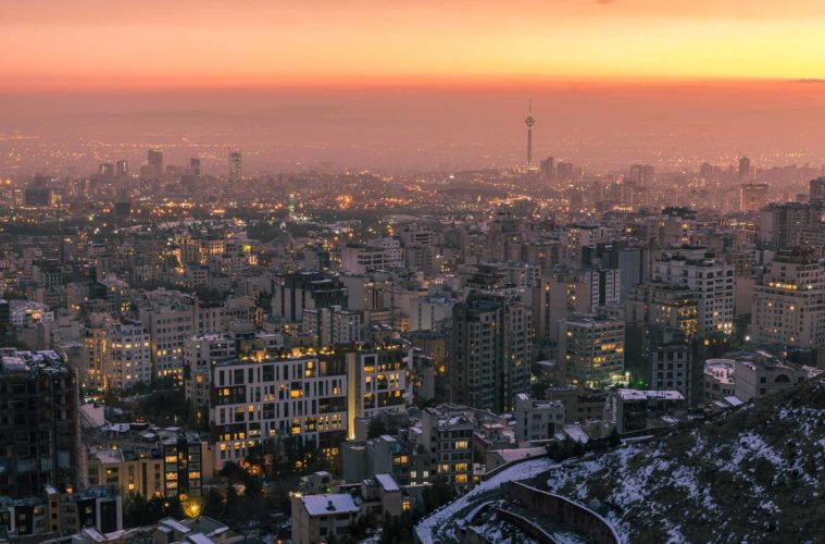 Vista panorâmica de Teerã ao entardecer