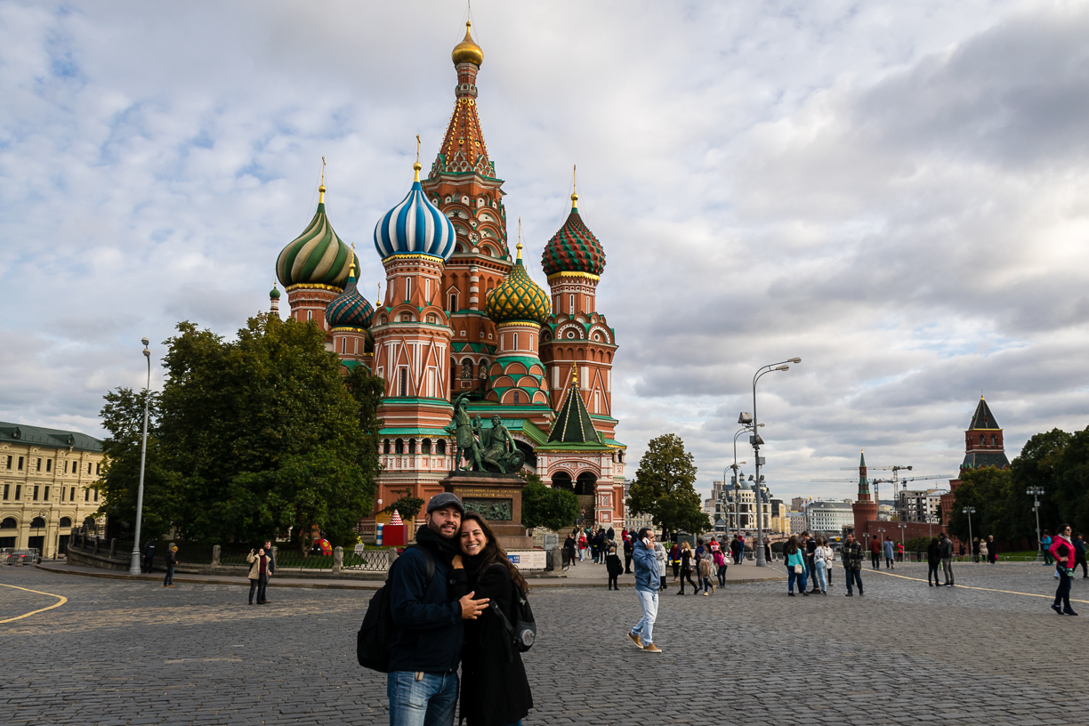 Tiago and Fernanda in front of St Basil's Church in Moscow