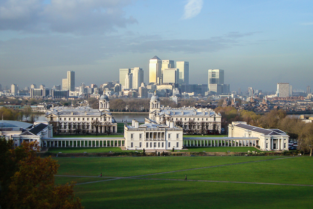 Overview of Greenwich Palace and Canary Wharf from Greenwich Park in London
