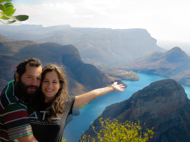 Tiago and Fernanda in South Africa with the Blyde Canyon behind