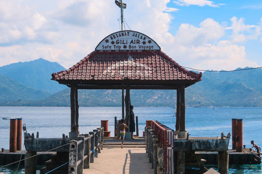 O porto de Gili Air na Indonésia