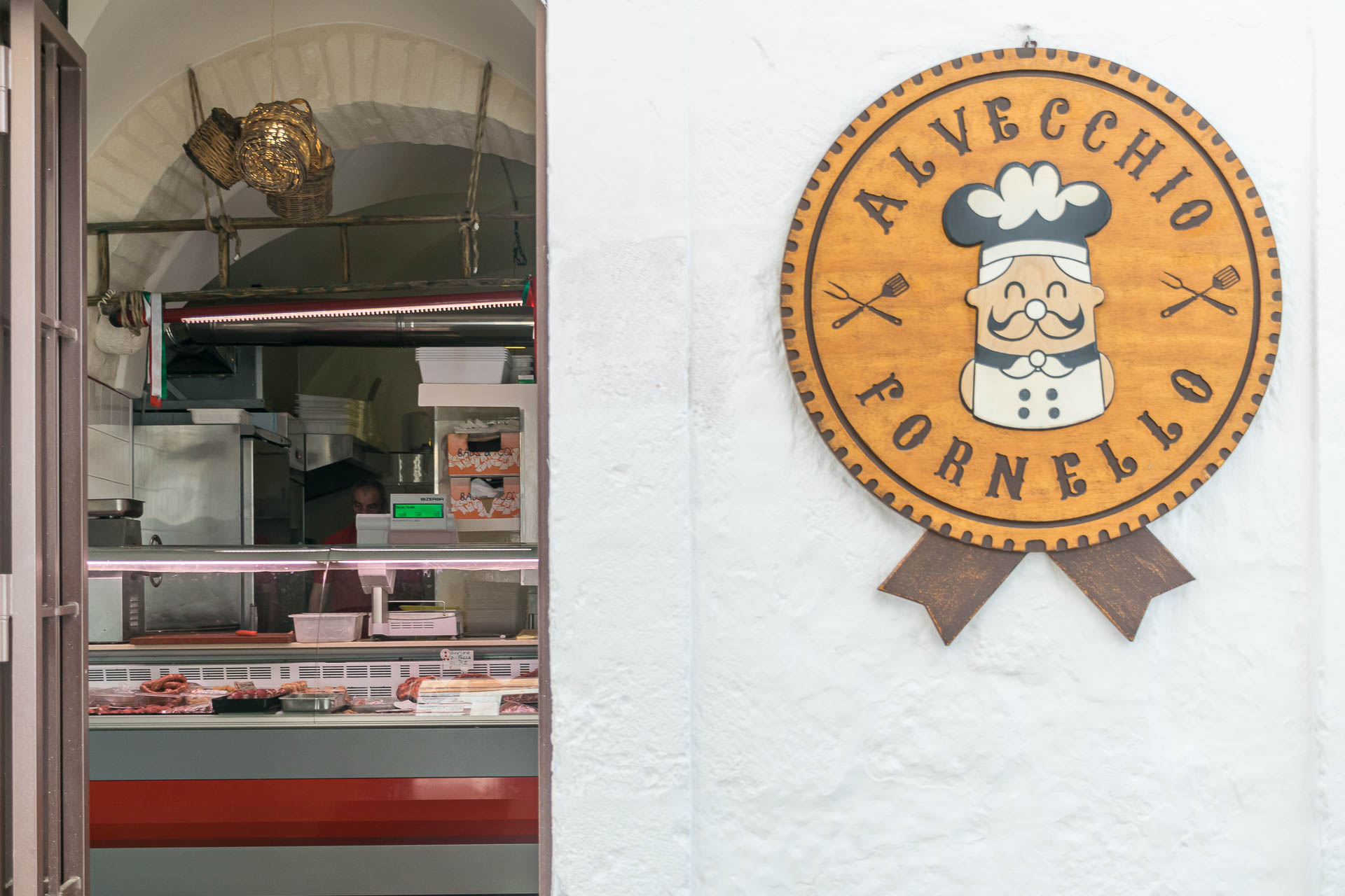 A entrada do restaurante Al Vecchio Fornello na Puglia