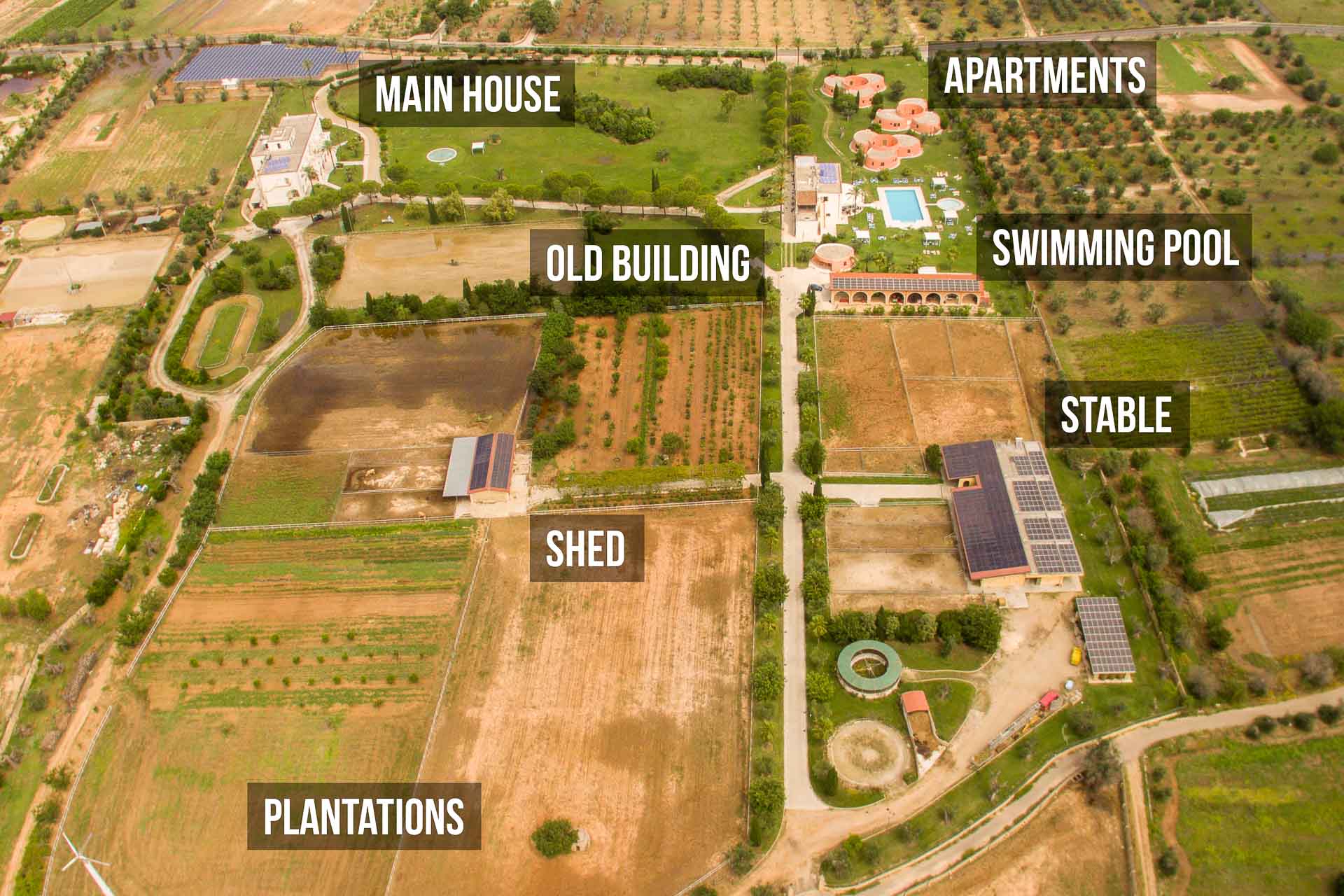 an aerial view indicating the rooms and places of the Tenuta La Baronessa Masseria