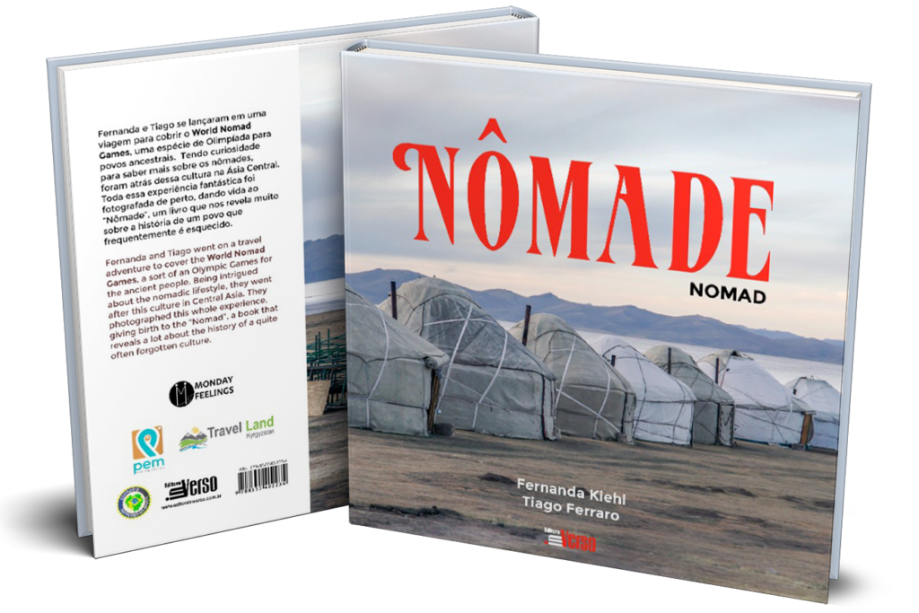 Travel Book Nomad front and back cover