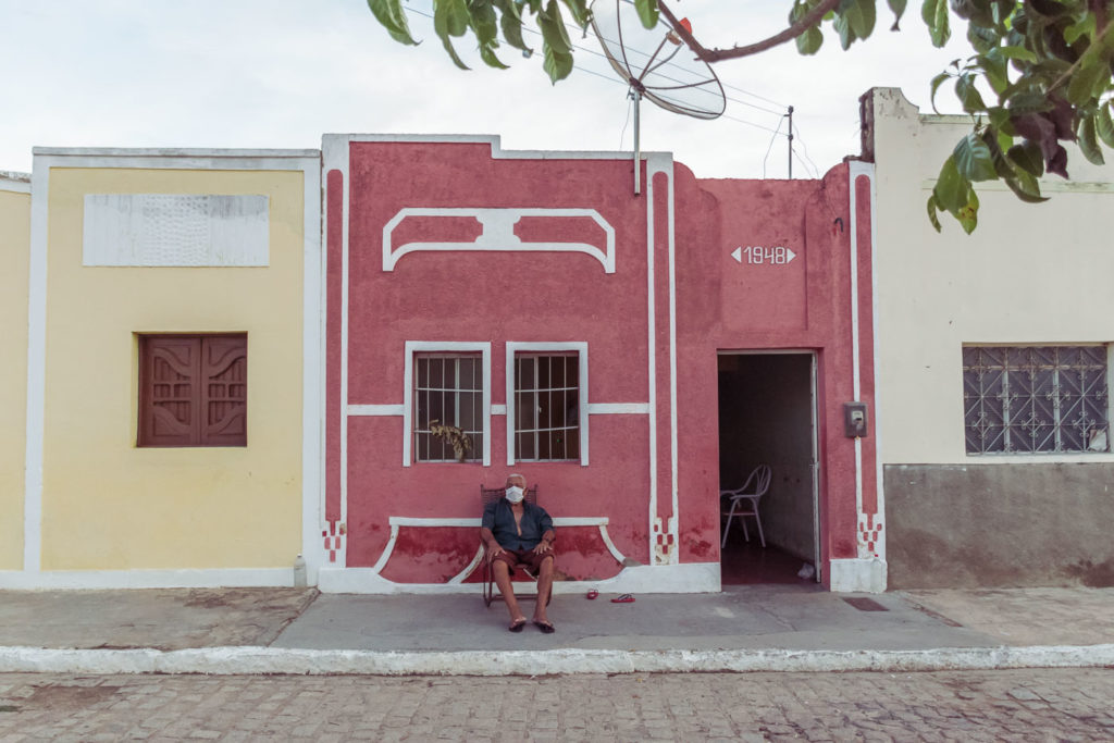 Uma das casas de fachada típica no centro da Ilha do Ferro