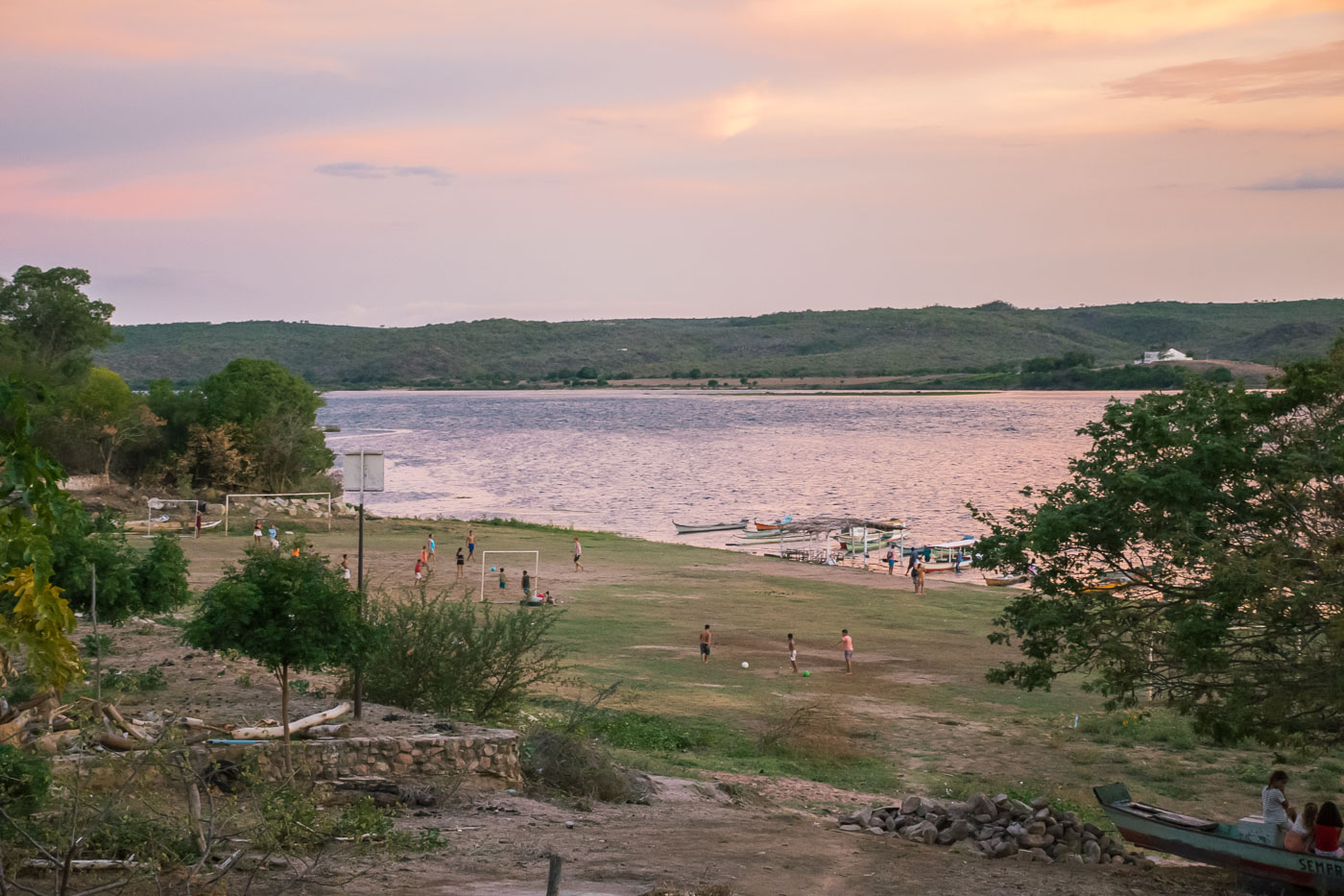 entardecer no rio são Francisco no povoado da Ilha do Ferro