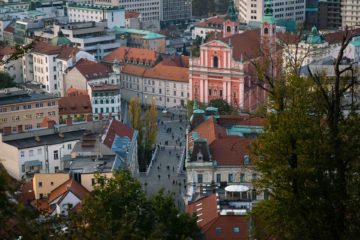 Vista panorâmica da praça de Preseren no centro de Liubliana