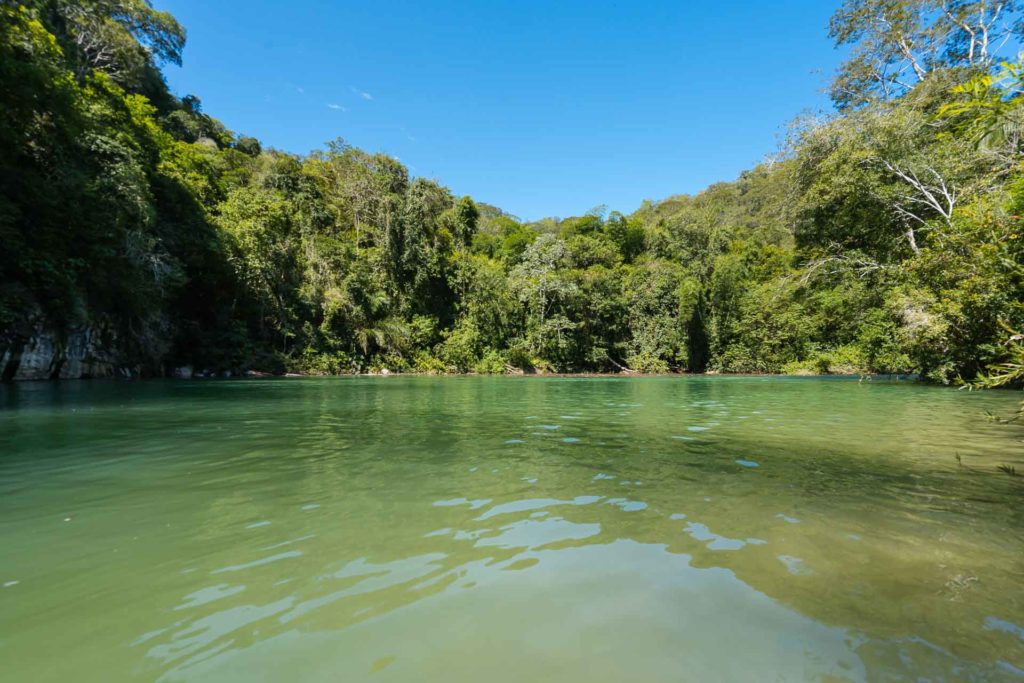 A large view of the the river surrounded by the Serra da Bodoquena