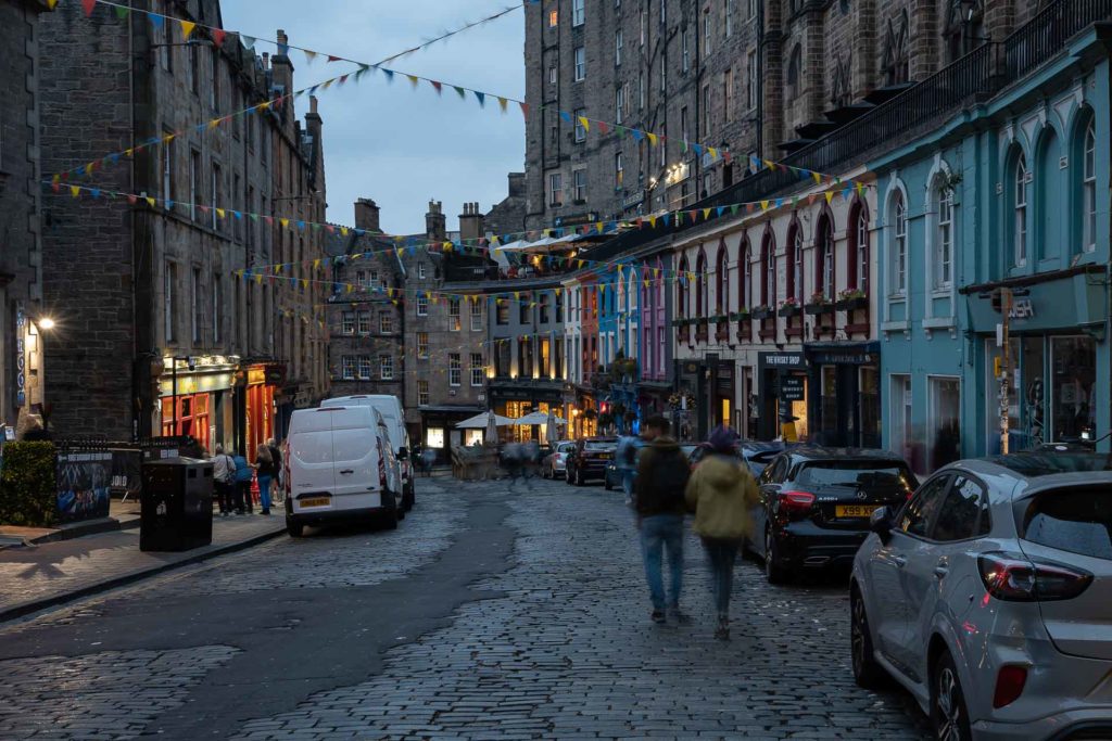 As ruas de Edimburgo a noite