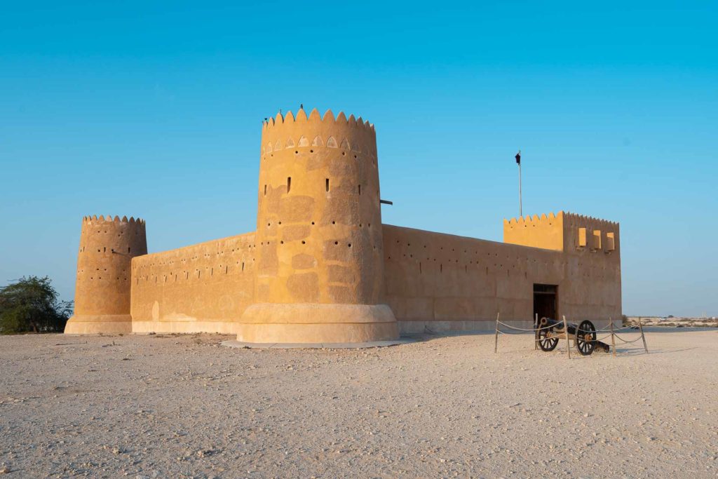 O Forte de Al Zubara no deserto saindo de Doha